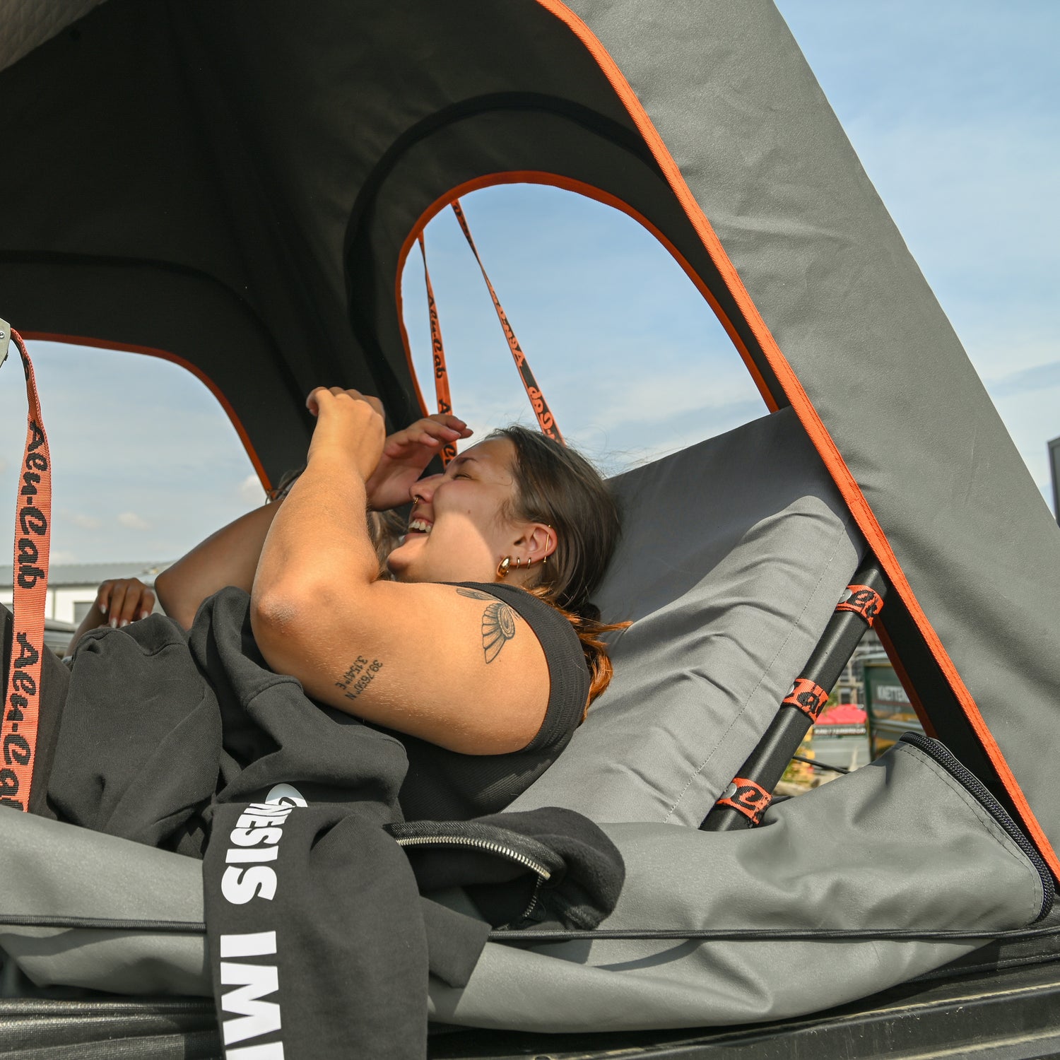 Alu-Cab Rooftent Gen 3-R Black