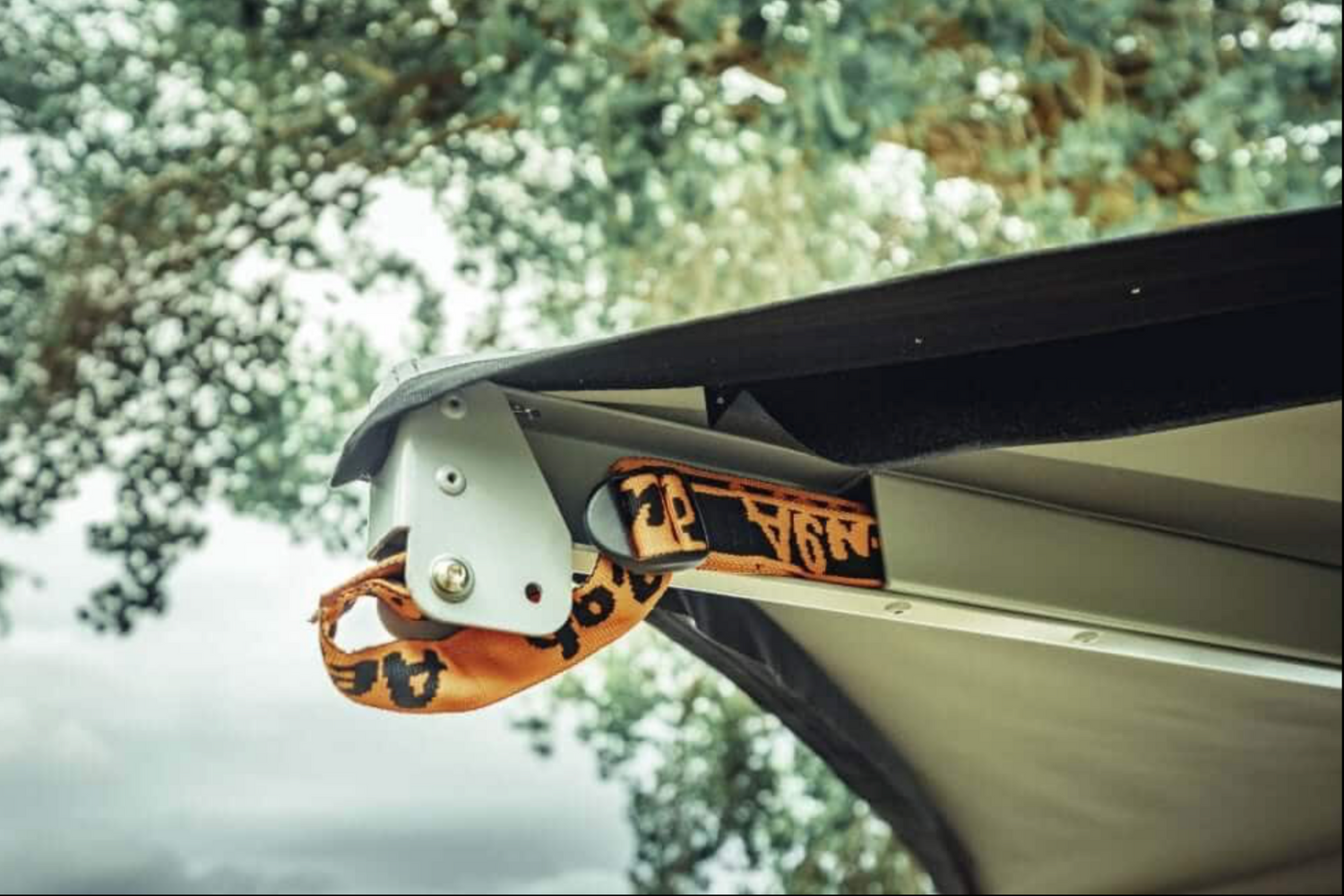 Alu-Cab 270º Shadow Awning