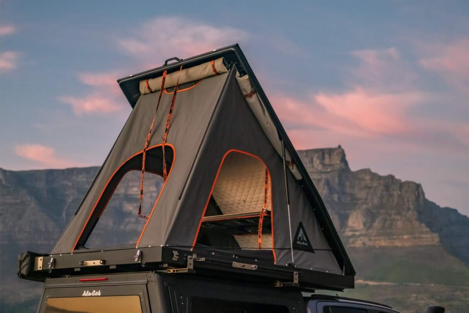 Alu-Cab Rooftent Gen 3-R Black