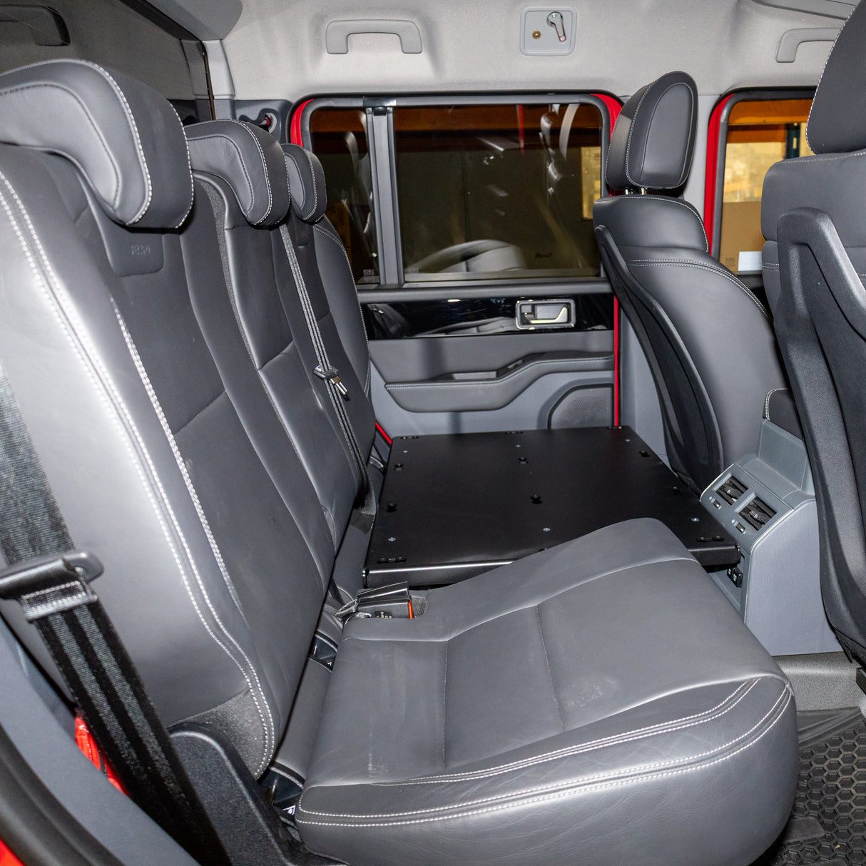 Smart Floor Lite – Quick-Change Rear Seat Floor for INEOS Grenadier (Pre Order, Delivery end of May 2026)